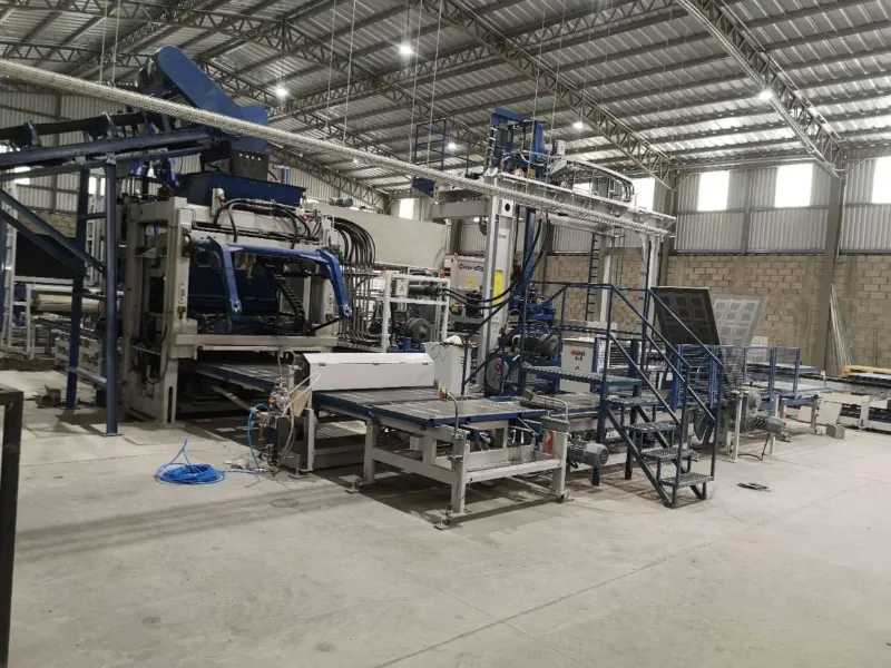 Mesin Nggawe Blok Otomatis kanggo Produksi Blok Beton Gedhe ing Amerika Selatan